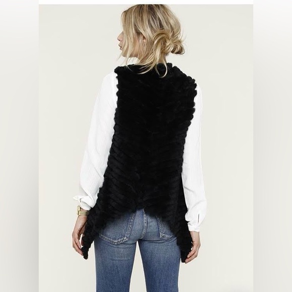Ray Fur Vest in Black - NWT - Picture 3 of 4